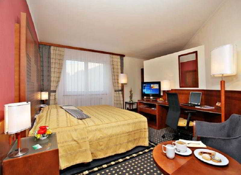 Hotel Quality Exhibition Centre 4*