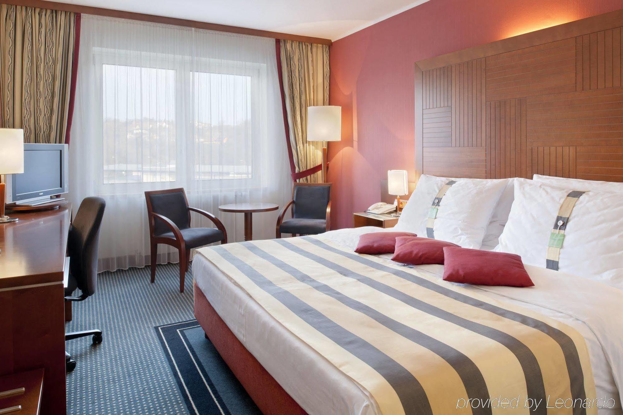 Quality Exhibition Centre Hotel 4*